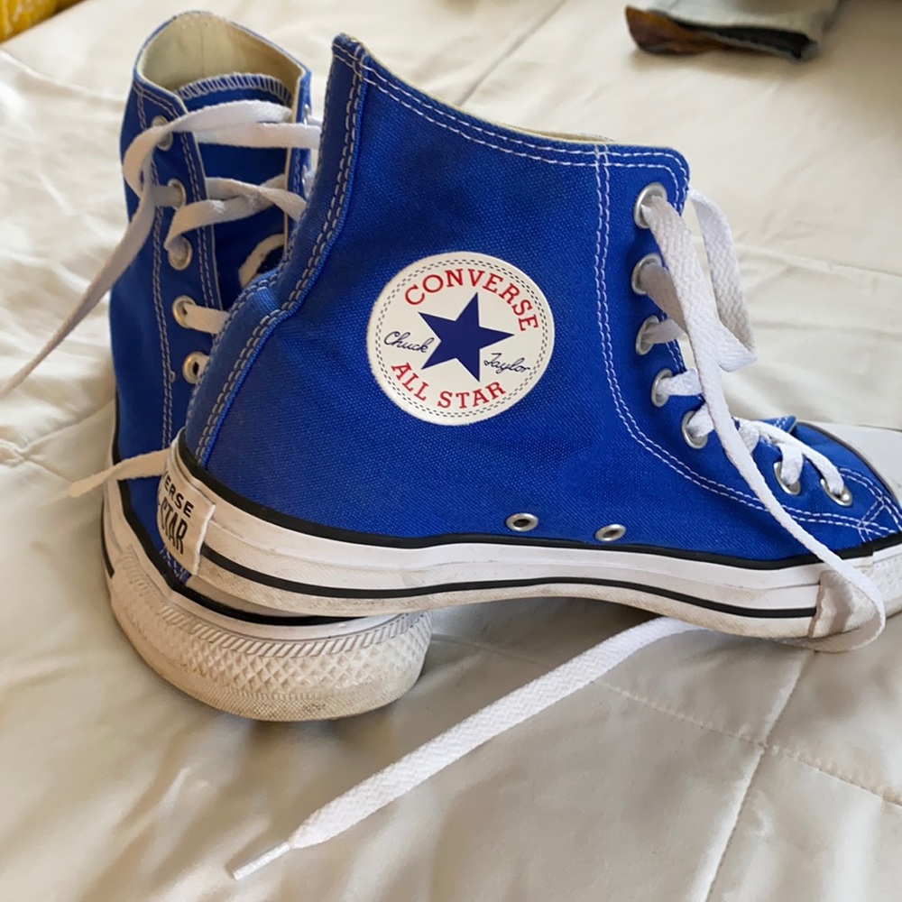 Blue high top converse